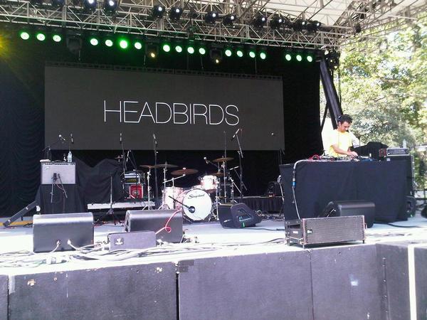 Actuació de Headbirds