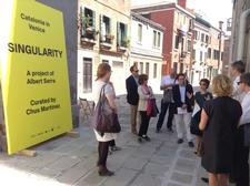 La Tate Modern visita la instal·lació catalana a Venècia