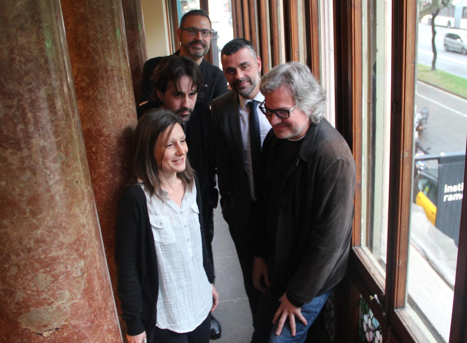 El conseller de cultura, Santi Vila, el director de l'IRL, Manuel Forcano i els comissaris Jaume Prat, Jelena Prokoplevic i Isaki Lacuesta