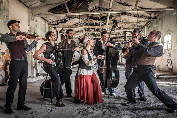 Barcelona Gipsy balKan Orchestra ofereix 8 concerts a Alemanya