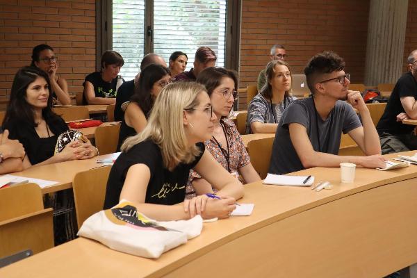El Departament de Recerca i Universitats i l'Institut Ramon Llull fomenten l’aprenentatge del català en origen per als estudiants internacionals 