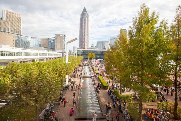 Más de una treintena de editoriales catalanas participan en la 76a edición de la Feria del Libro de Frankfurt