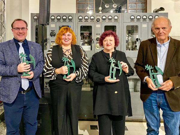 Fotos: Obertura de To Lose Your Head (Idols) 