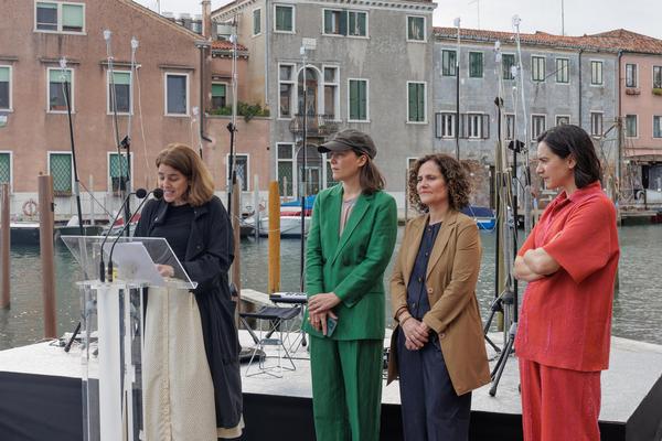 S’inaugura a Venècia l’exposició Paper Tears, de Claudia Pagès Rabal: la participació catalana a la Biennal d’Art 2026