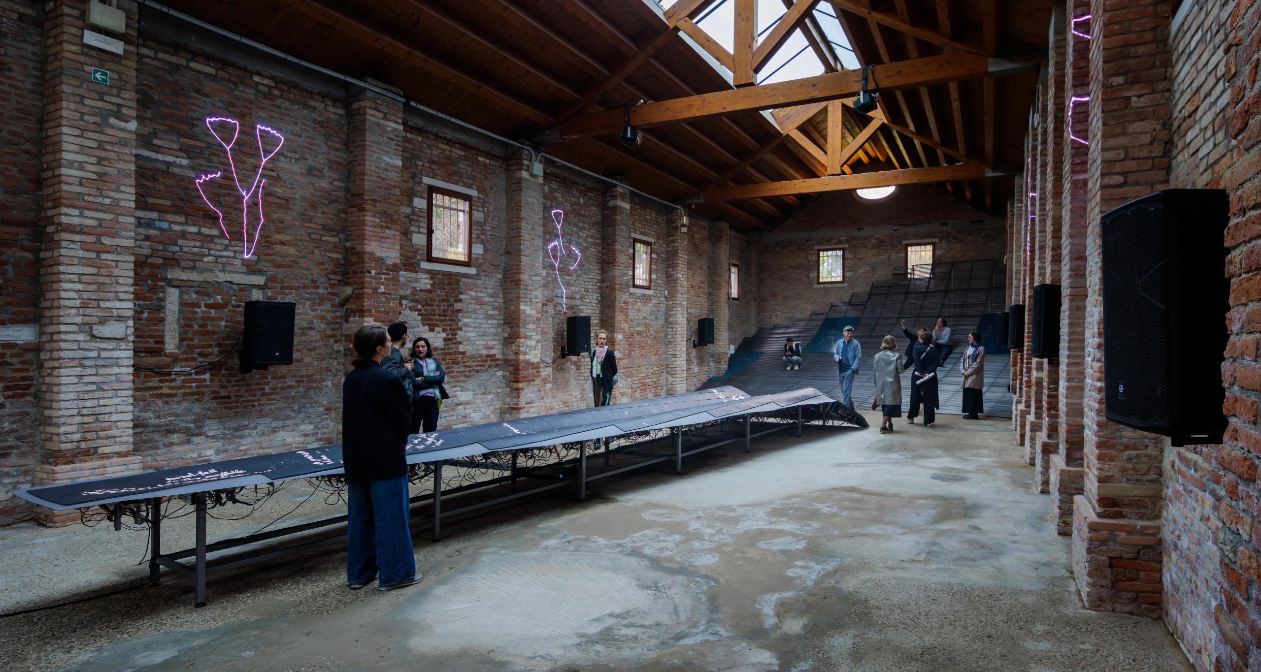 S’inaugura a Venècia l’exposició Paper Tears, de Claudia Pagès Rabal: la participació catalana a la Biennal d’Art 2026