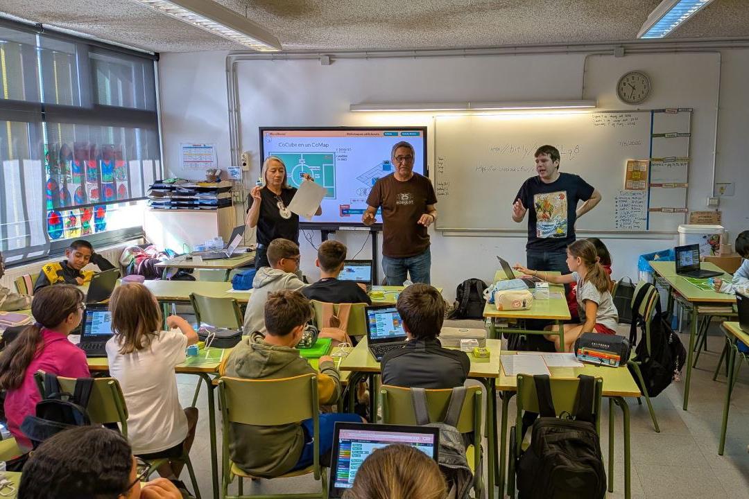 Taller de robòtica a l’escola Sant Roc d’Olot