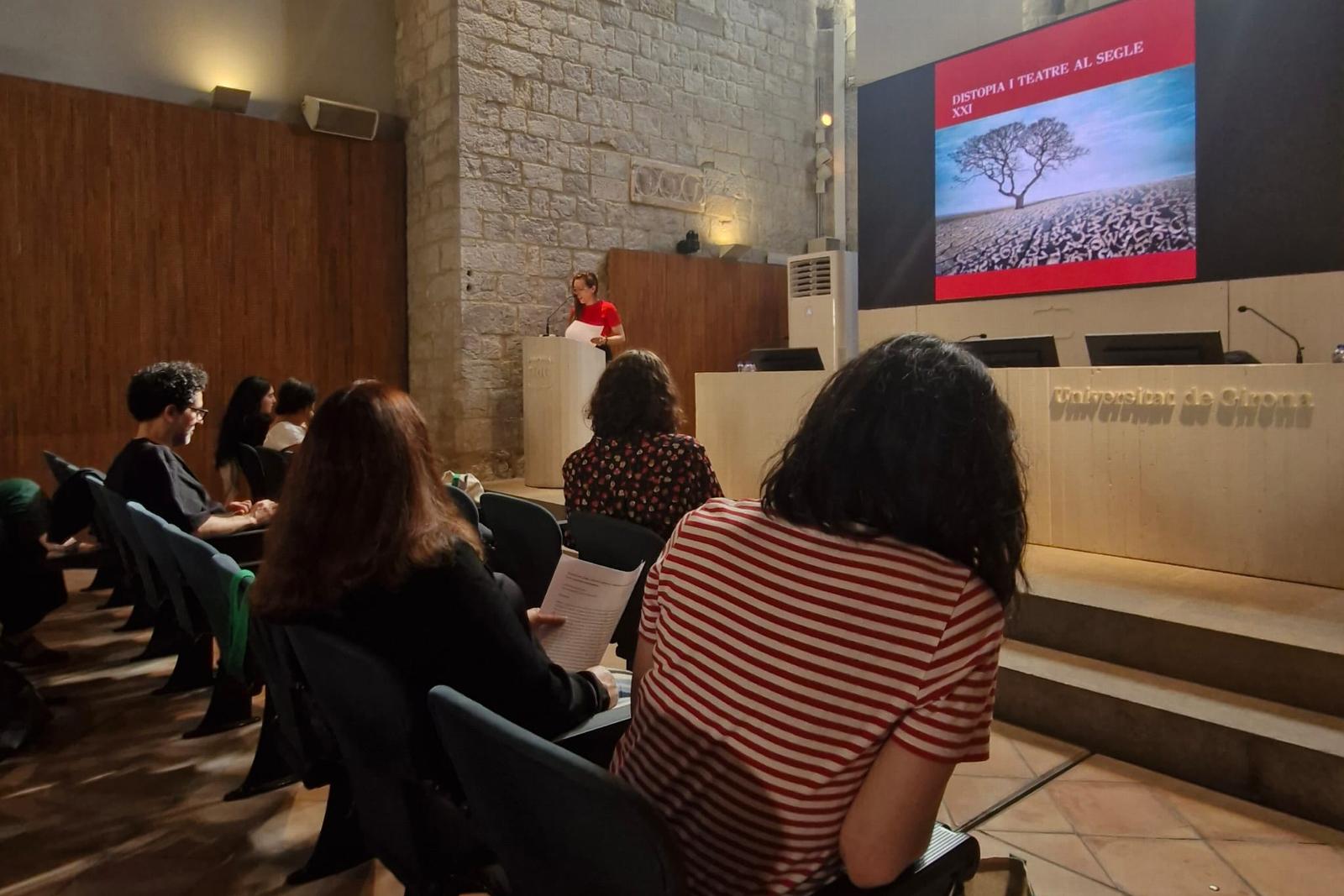 Taula rodona i lectura dramatitzada sobre distopia i teatre a la UdG