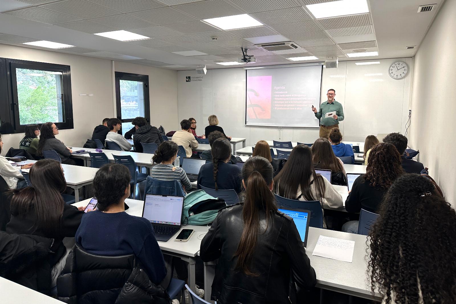 Seminari de Robert Mizzi sobre la inclusió LGBTQ+ als centres educatius