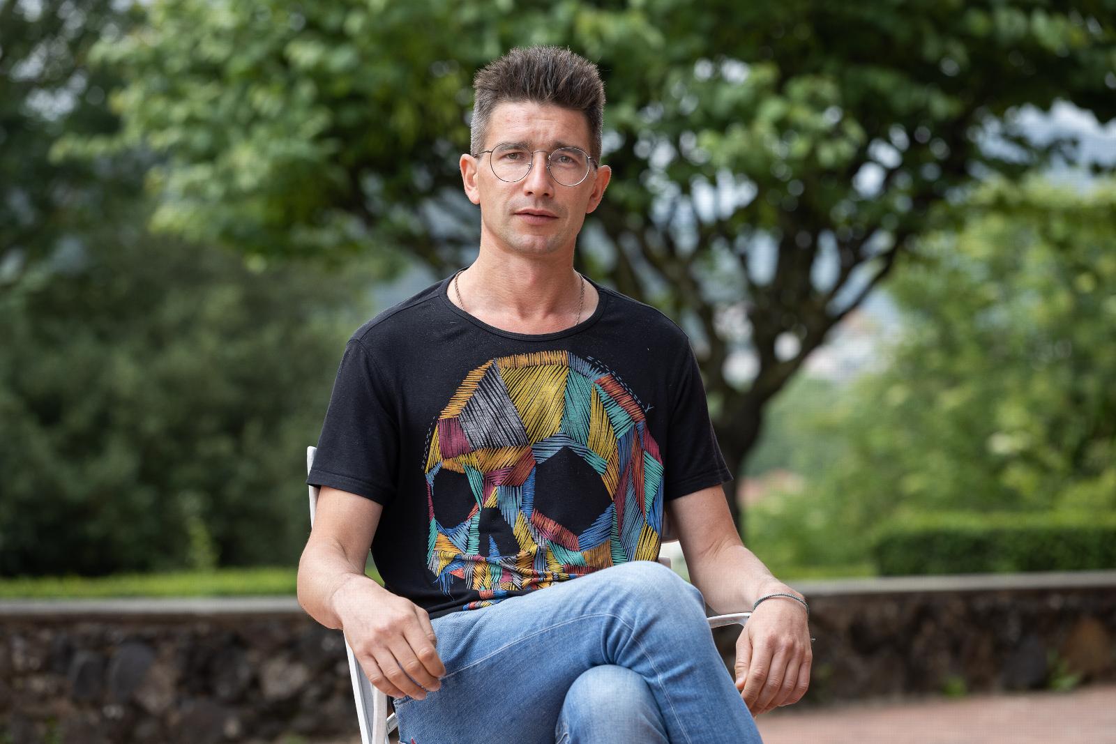 SZYMON OPRYSZEK