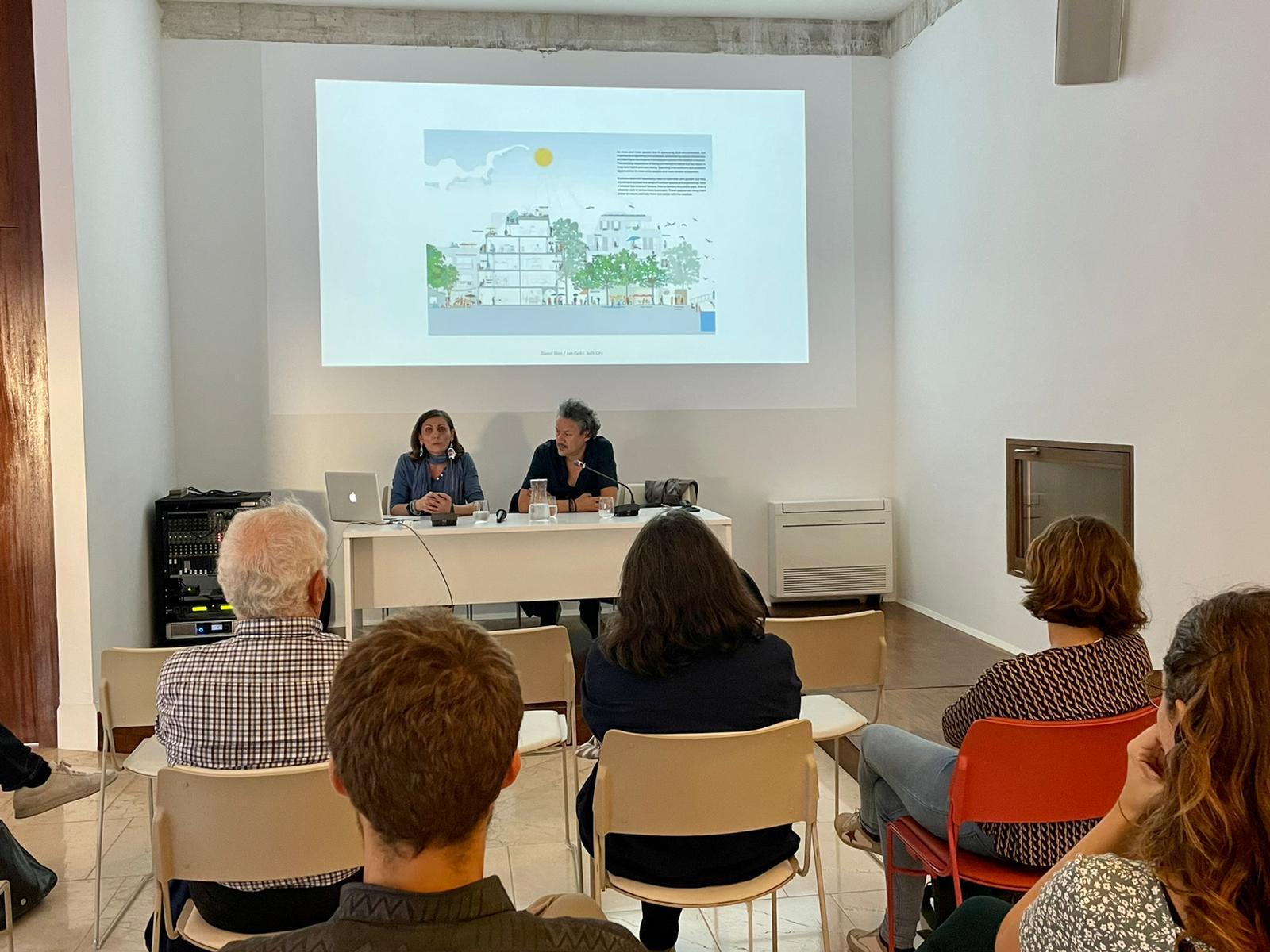 Conferència de Pia Fontana i Miguel Mayorga a Palma