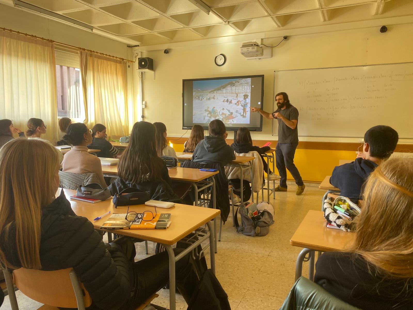 Miquel Carandell speaks about Orce Man with students at La Garrotxa secondary school