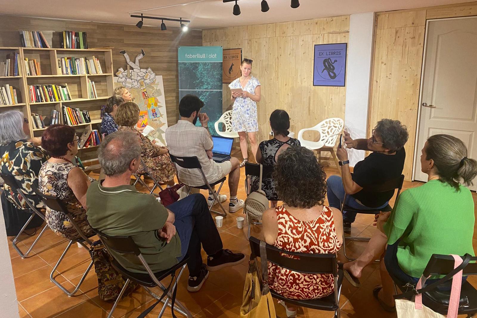 Els traductors de Mireia Calafell protagonitzen un acte a la llibreria Isop d’Olot